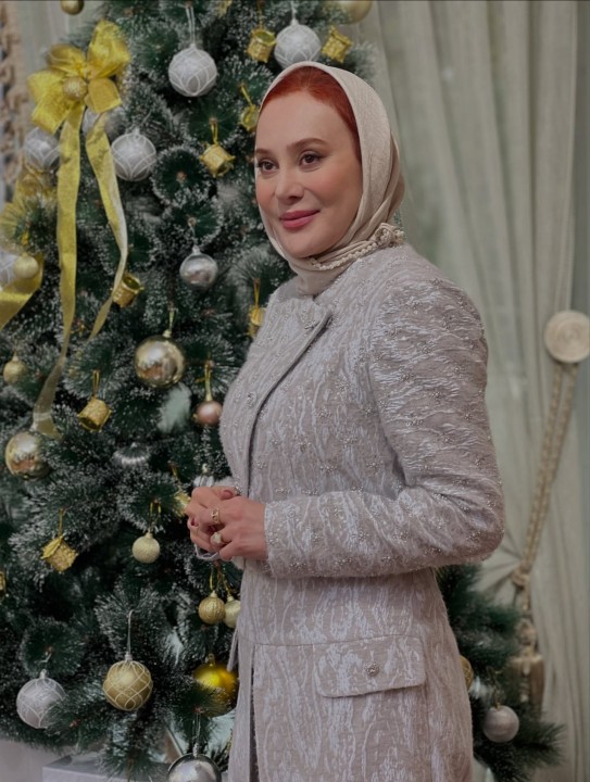 استایل کریسمسی تازه عروس سینما ایران جنجالی شد