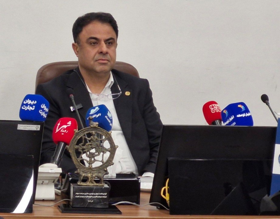 ۵۰ سال حضور در بورس، نماد پایداری و رشد صنعت سیمان